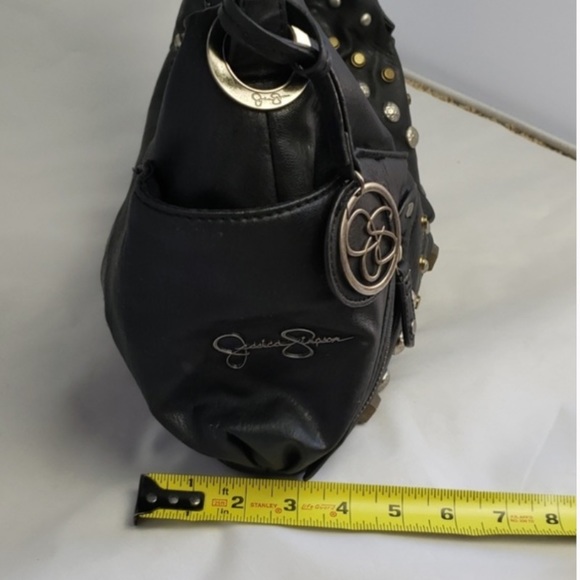 ❤️❤️ Jessica Simpson black hobo bag, silver brass studs❤️❤️ - Picture 3 of 8